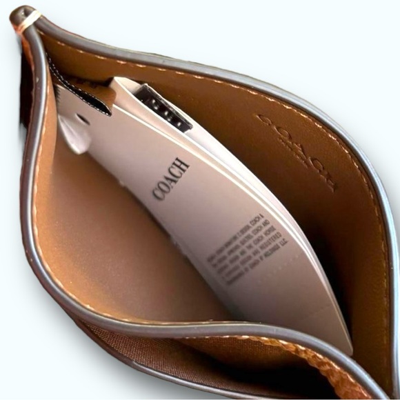 COACH 🪢 NIP!! Pink Lip Card Case - Picture 3 of 7